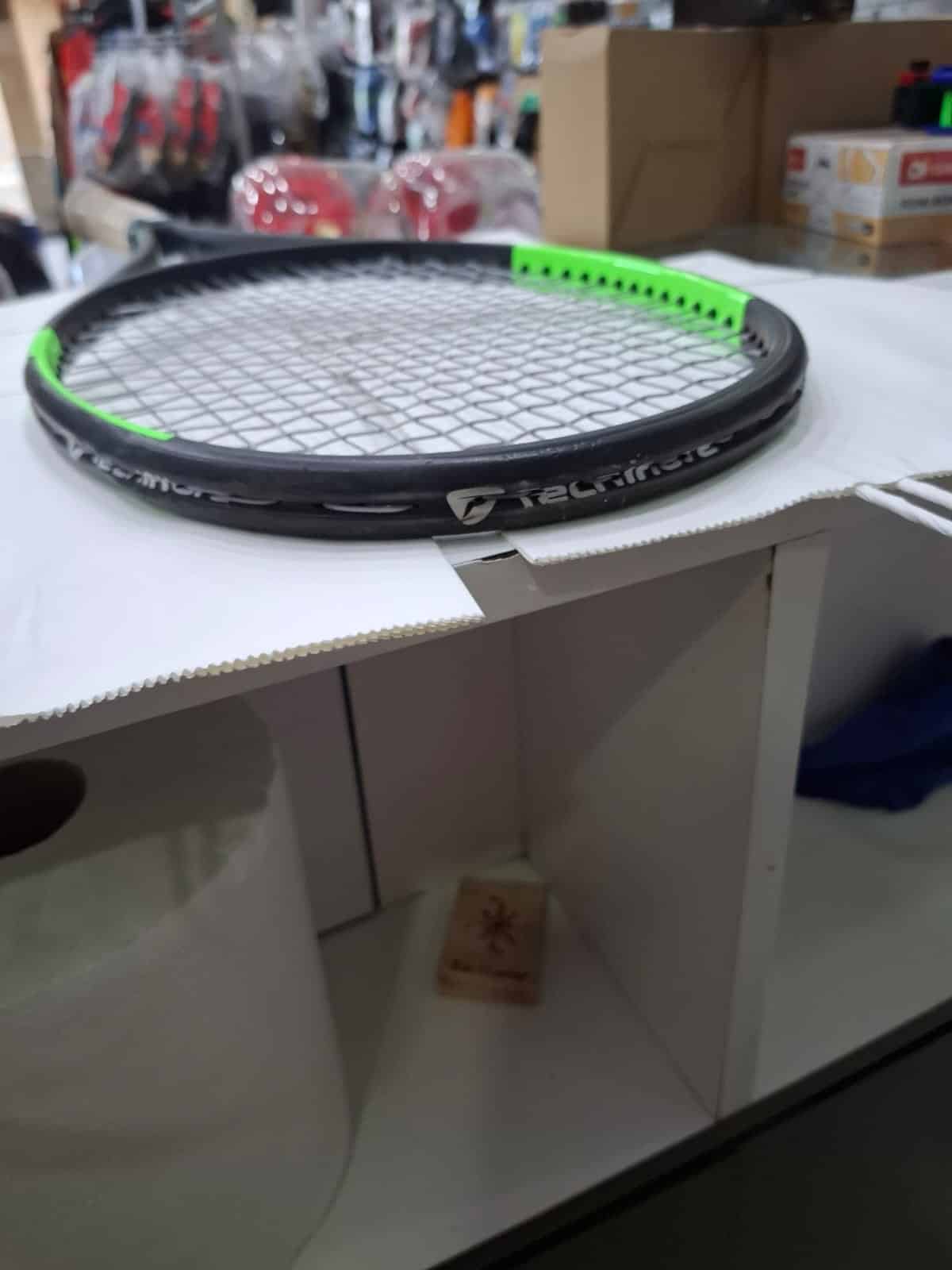 Raqueta Tenis Wilson Blade 98 - Usada - Imagen 3