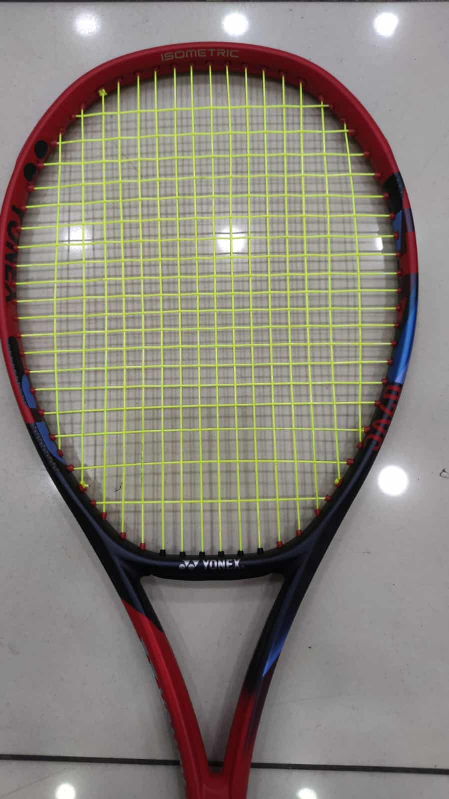 Raqueta Yonex VCORE Scarlet 98 305 grs Usada G2 - Imagen 2